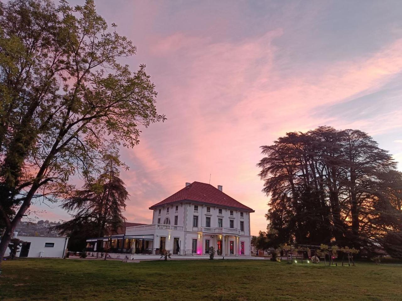 Hotel Sequoias Golf & Ressort Ruy-Montceau Exteriér fotografie