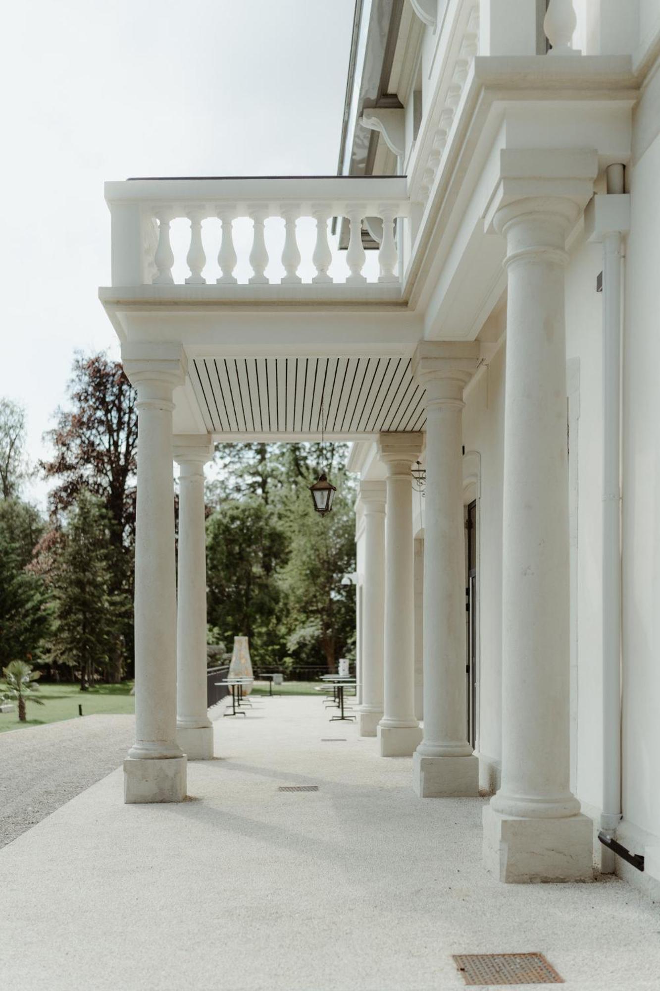 Hotel Sequoias Golf & Ressort Ruy-Montceau Exteriér fotografie