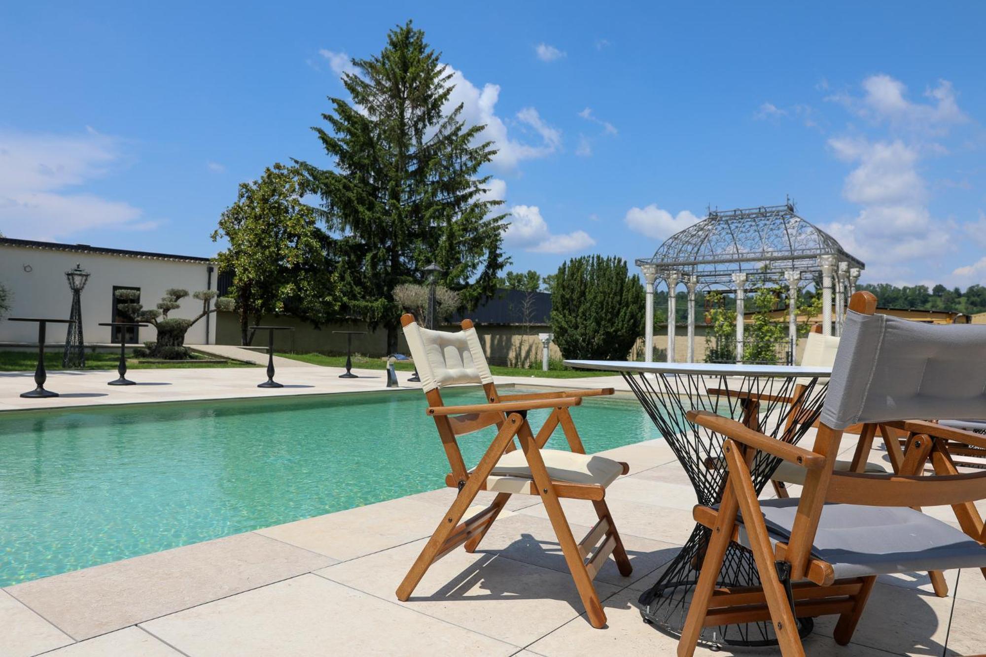 Hotel Sequoias Golf & Ressort Ruy-Montceau Exteriér fotografie